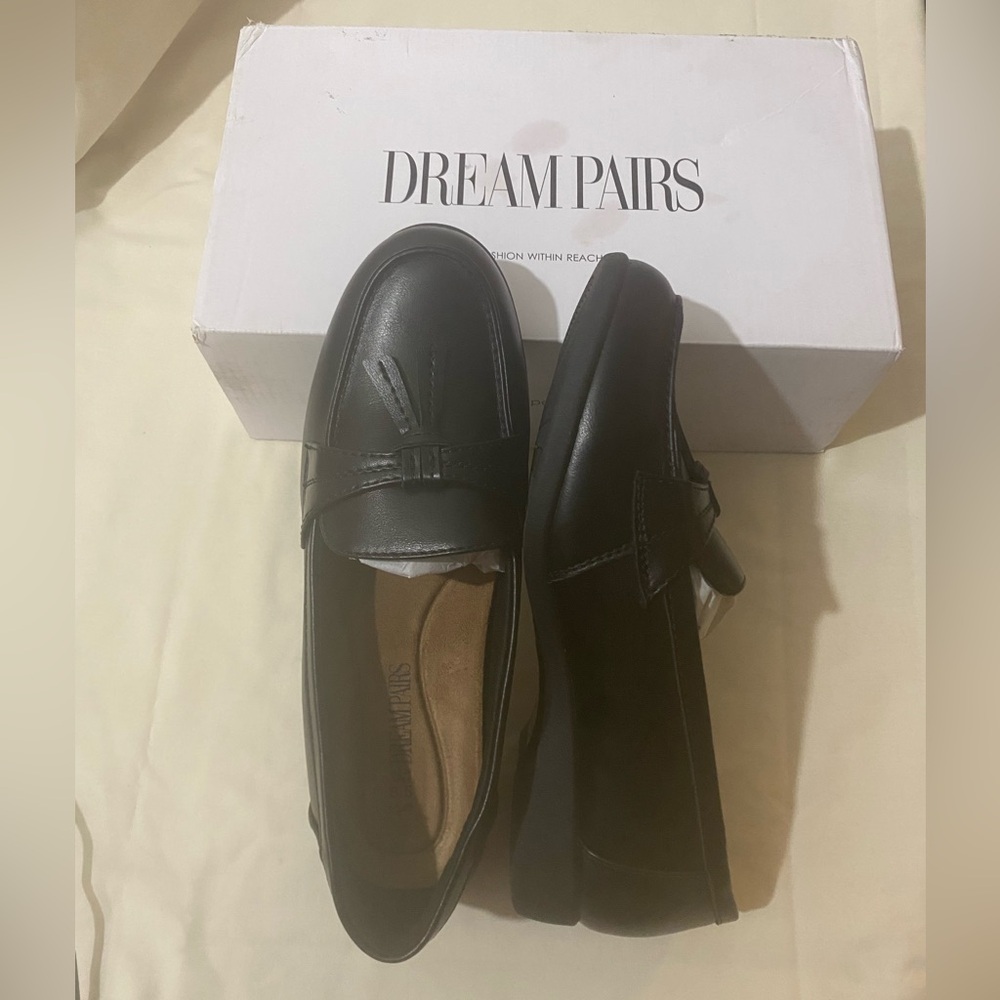 Dream Pairs Black Loafers Slip-On Shoes - SIZE 8.5 
BRAND NEW - NEVER WORN - NWT